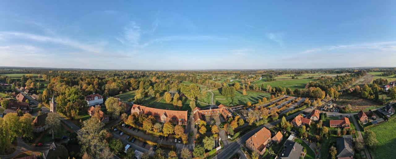 Schloss Ludersburg Golf & Spa Luedersburg Exterior foto